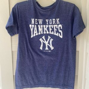 New York Yankees youth t-shirt. Youth XL